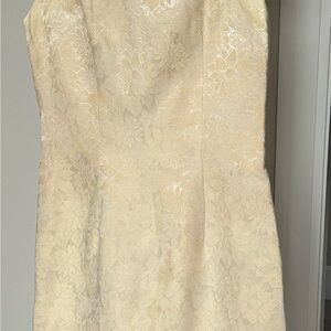 1960’s Elegant Cream Floral Dress wiggle